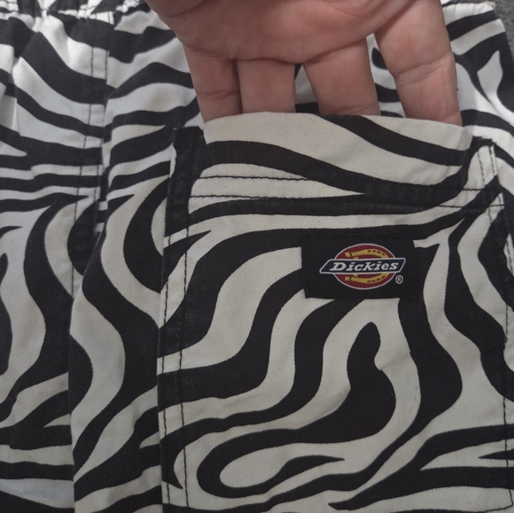 Zebra Print Short Sleeve Romper - Picture 8 of 9